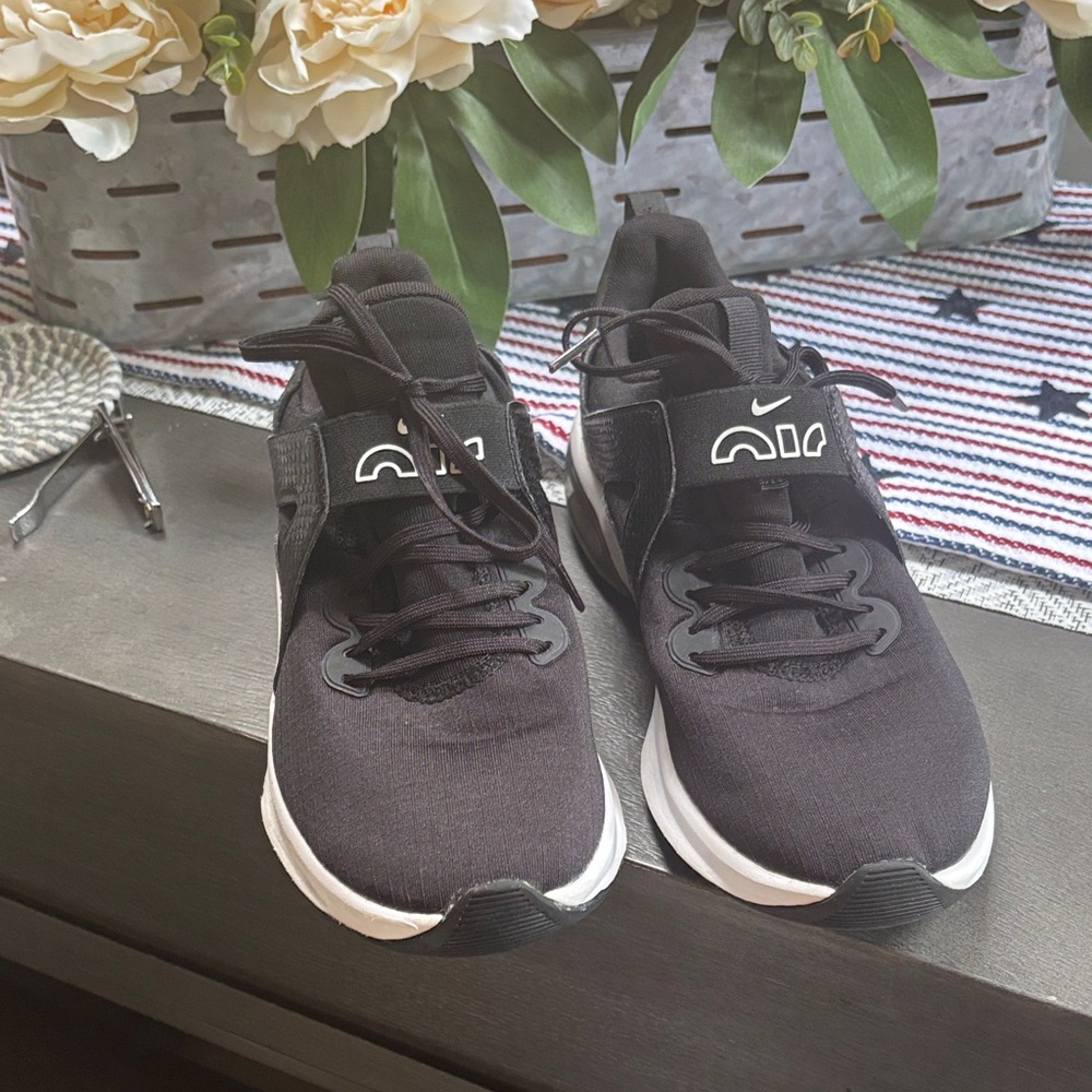 Nike Black and White Running Shoes